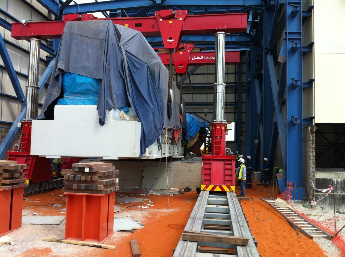 OHH - Installation Using 500t Gantry Crane OHH - Installation Using 500t Gantry Crane